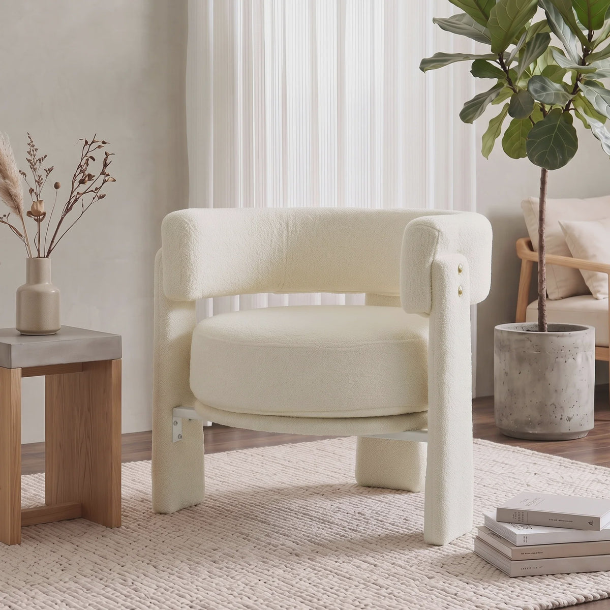 Crème Witte Fauteuil met Schapenvacht en Lendenkussen - Stijlvol Comfort