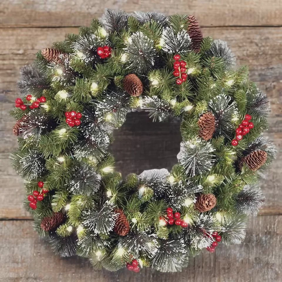 Luxe Kerstkrans met LED Verlichting, Pijnbomen en Rode Bessen - 40cm