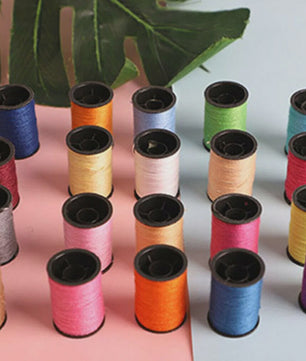 Uitgebreide Naaiset: 64 Kleuren Polyester Garen Spoelen voor Hand- en Machinaal Naaien