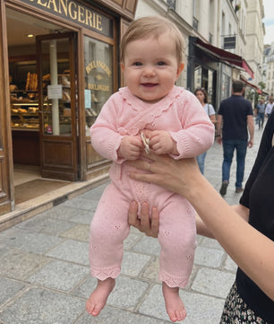 Gebreide Baby Romper met Kanten Rand en V-hals - Jumpsuit voor Jongens & Meisjes
