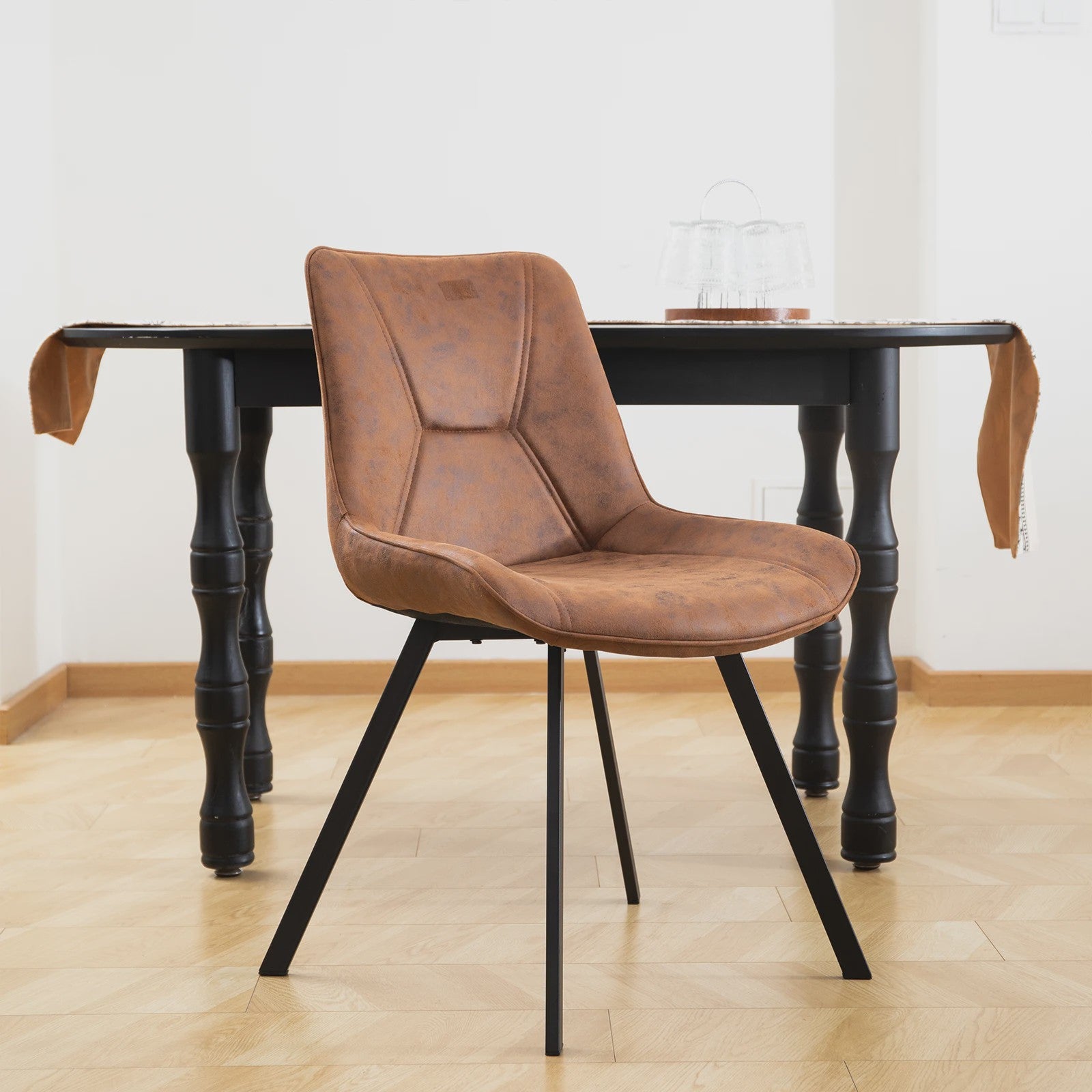 Set van 2 Moderne Kunstleren Eetkamerstoelen Bruin met Zwarte Metalen Poten