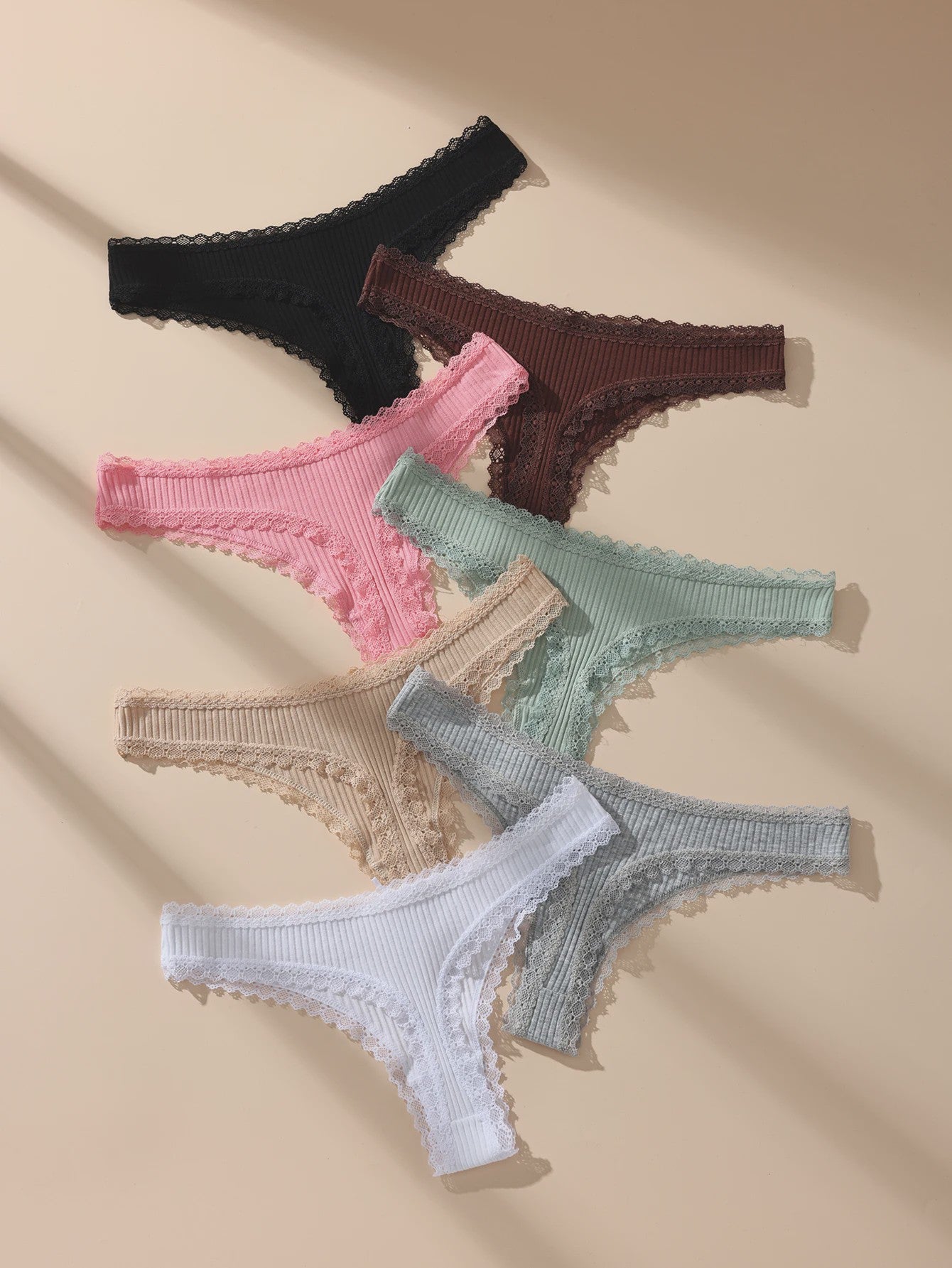 7-Delige Set Dames Thongs van Katoen met Kant - Sexy en Comfortabel Ondergoed (S-3XL)