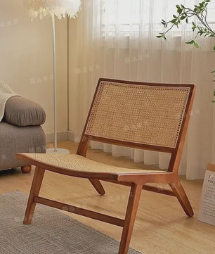 Luxe Fauteuil van Massief Hout en Rotan - Stijlvolle Relaxstoel voor Woonkamer of Balkon