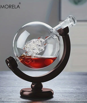 Luxe Whiskey Decanter Set in Wereldbol Design met Houten Standaard en 2 Glazen - 900ml