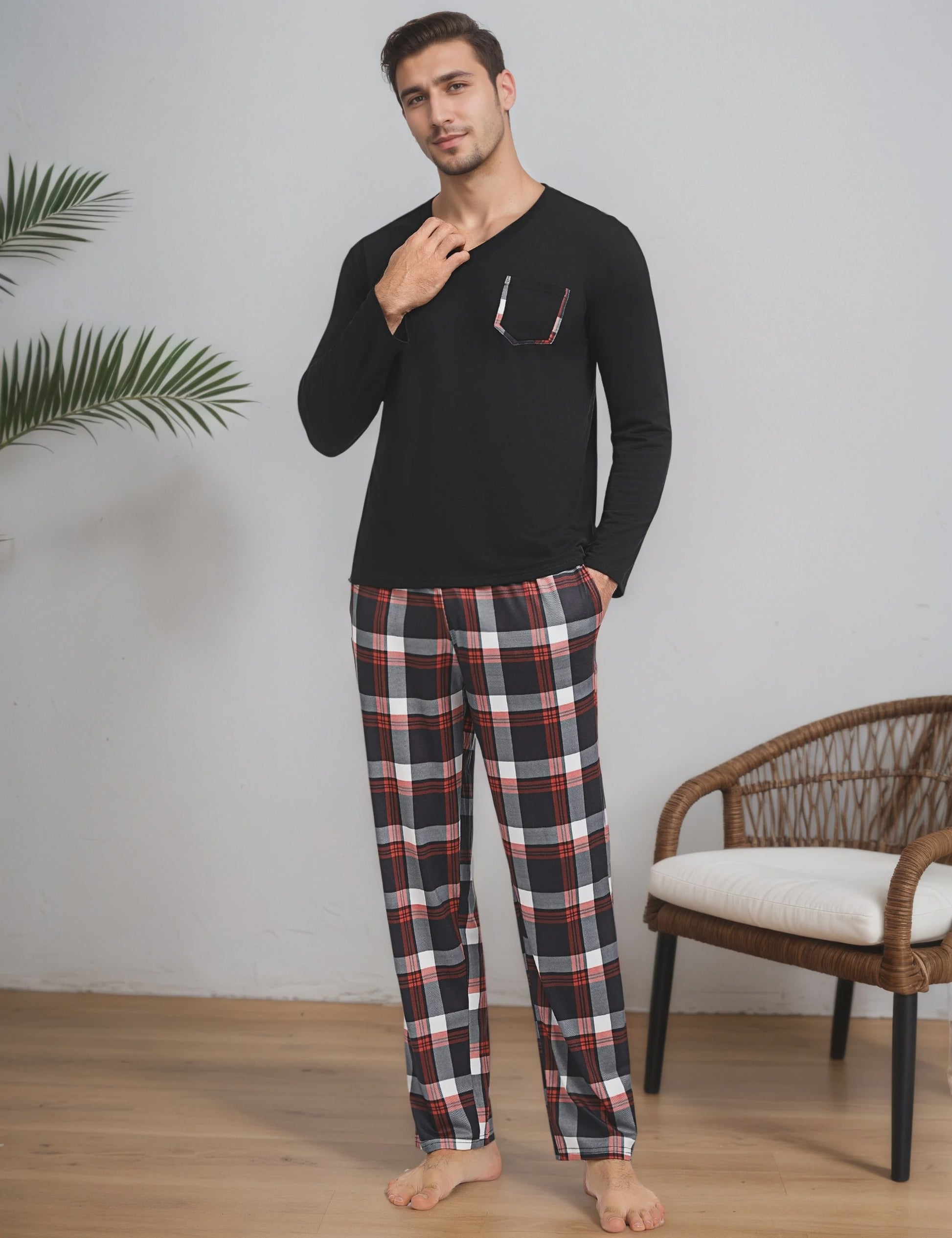 Herenset: Geruite Katoenen Pyjama met V-hals, Lange Mouwen en Zakken