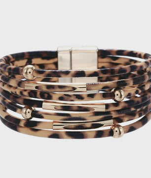 Luxe Leren Armband met Luipaardprint en Goudkleurige Accenten - Multi-Layer