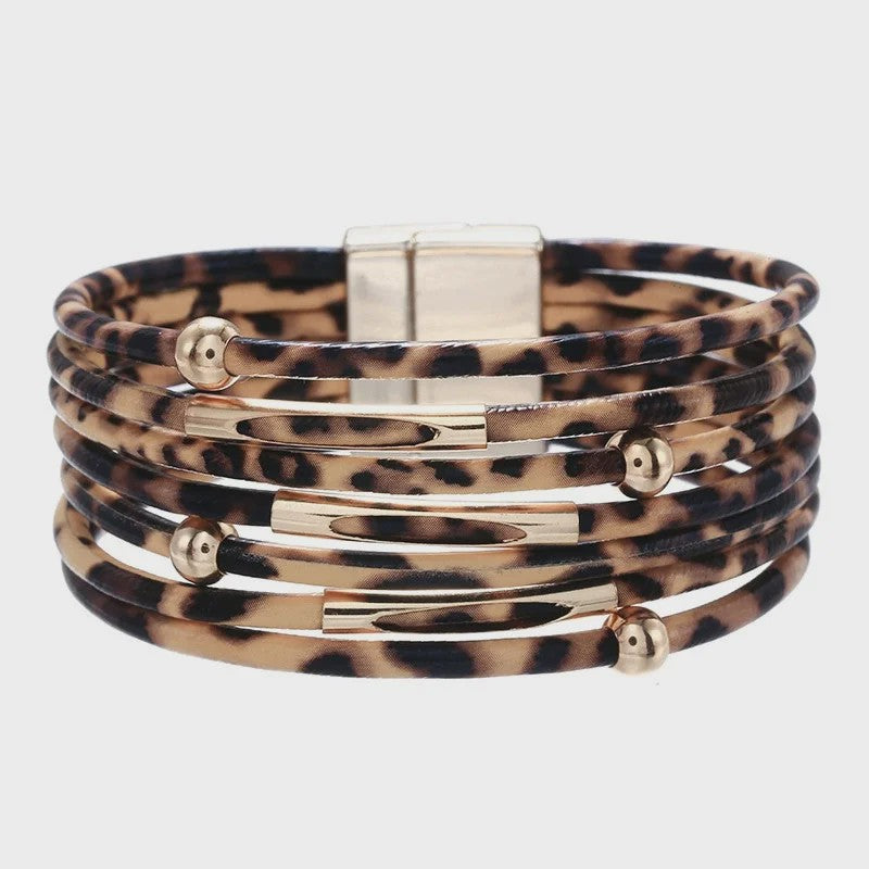 Luxe Leren Armband met Luipaardprint en Goudkleurige Accenten - Multi-Layer