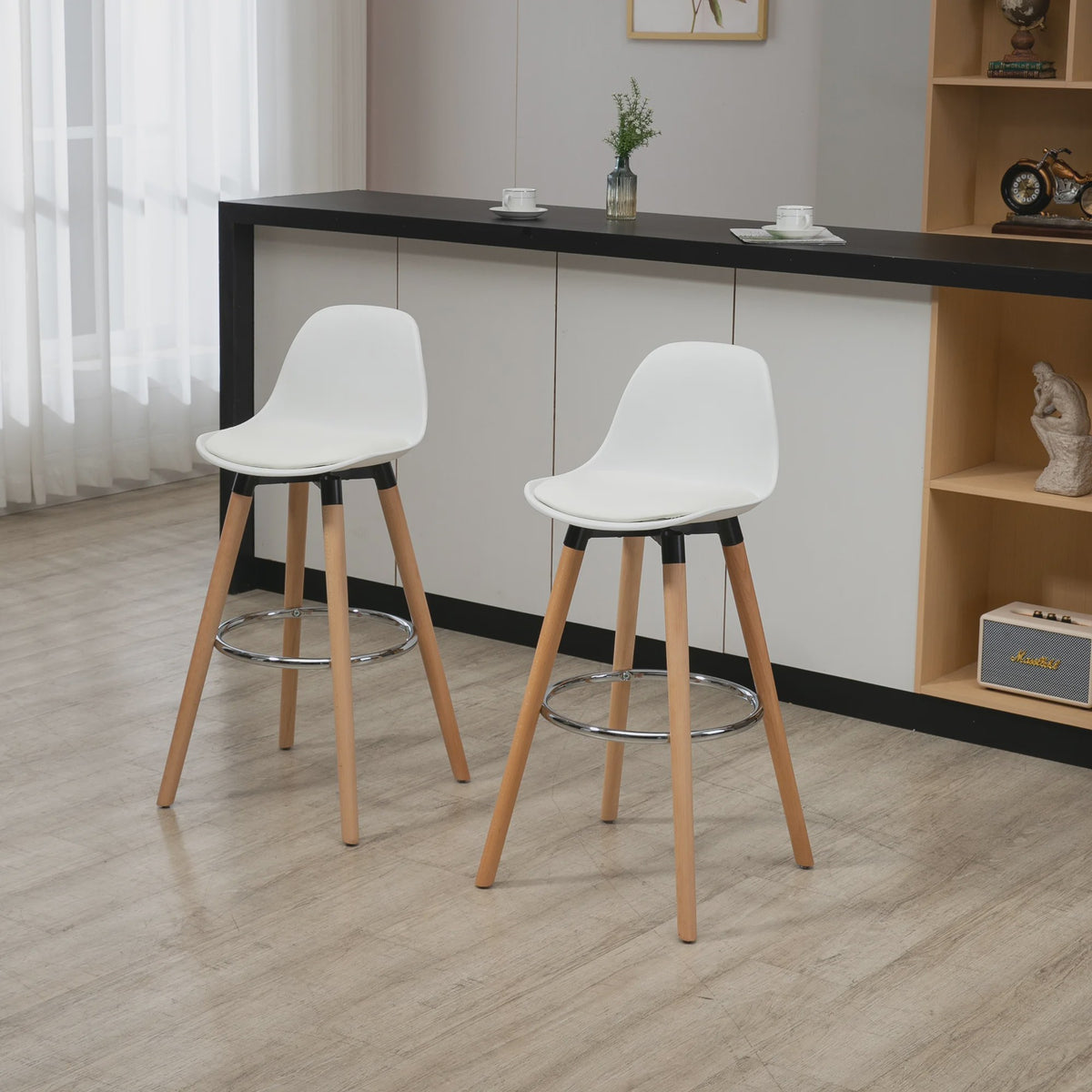 Set van 2 Luxe Barstoelen met Witte PU Bekleding en Houten Poten