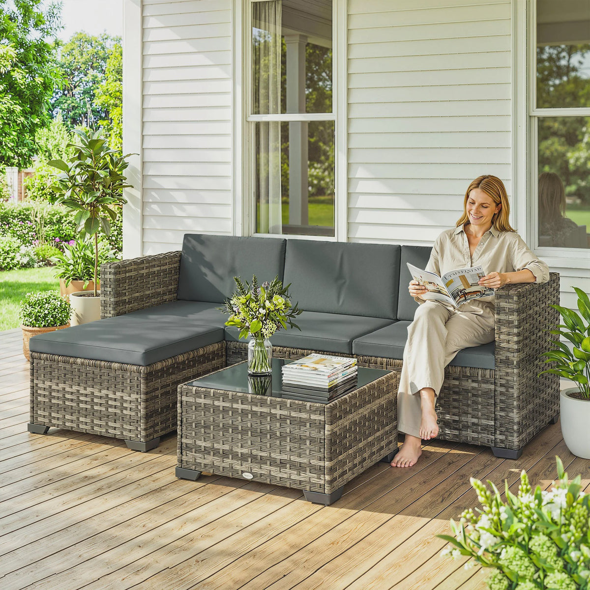 Outsunny 5-delige Rotan Loungeset met Kussens en Glazen Tafel - Tuinmeubelen