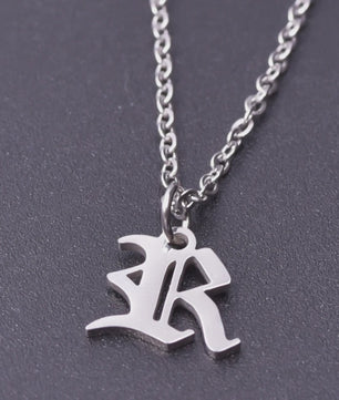 RVS Initiaal Ketting met Oude Engelse Letterhanger - 26 Letters, Perfect voor Hem, Haar of als Koppelkado