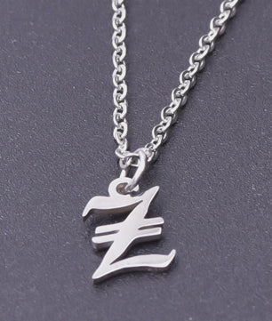 RVS Initiaal Ketting met Oude Engelse Letterhanger - 26 Letters, Perfect voor Hem, Haar of als Koppelkado