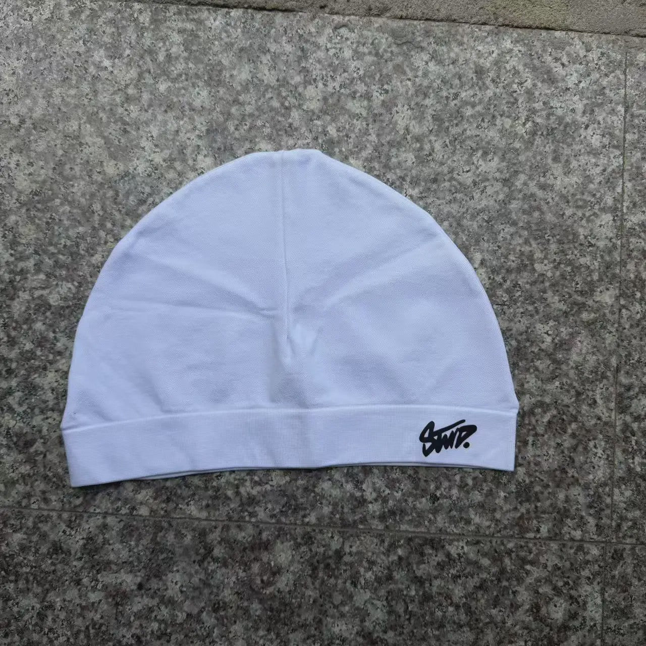 Warme Gebreide Muts met Logo - Comfortabel voor Herfst & Winter