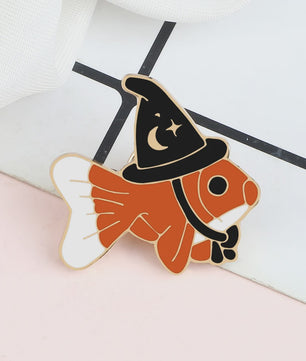 Grappige Vis Broche met Tovenaarshoed - Emaille Speld voor Dames, Heren & Kinderen