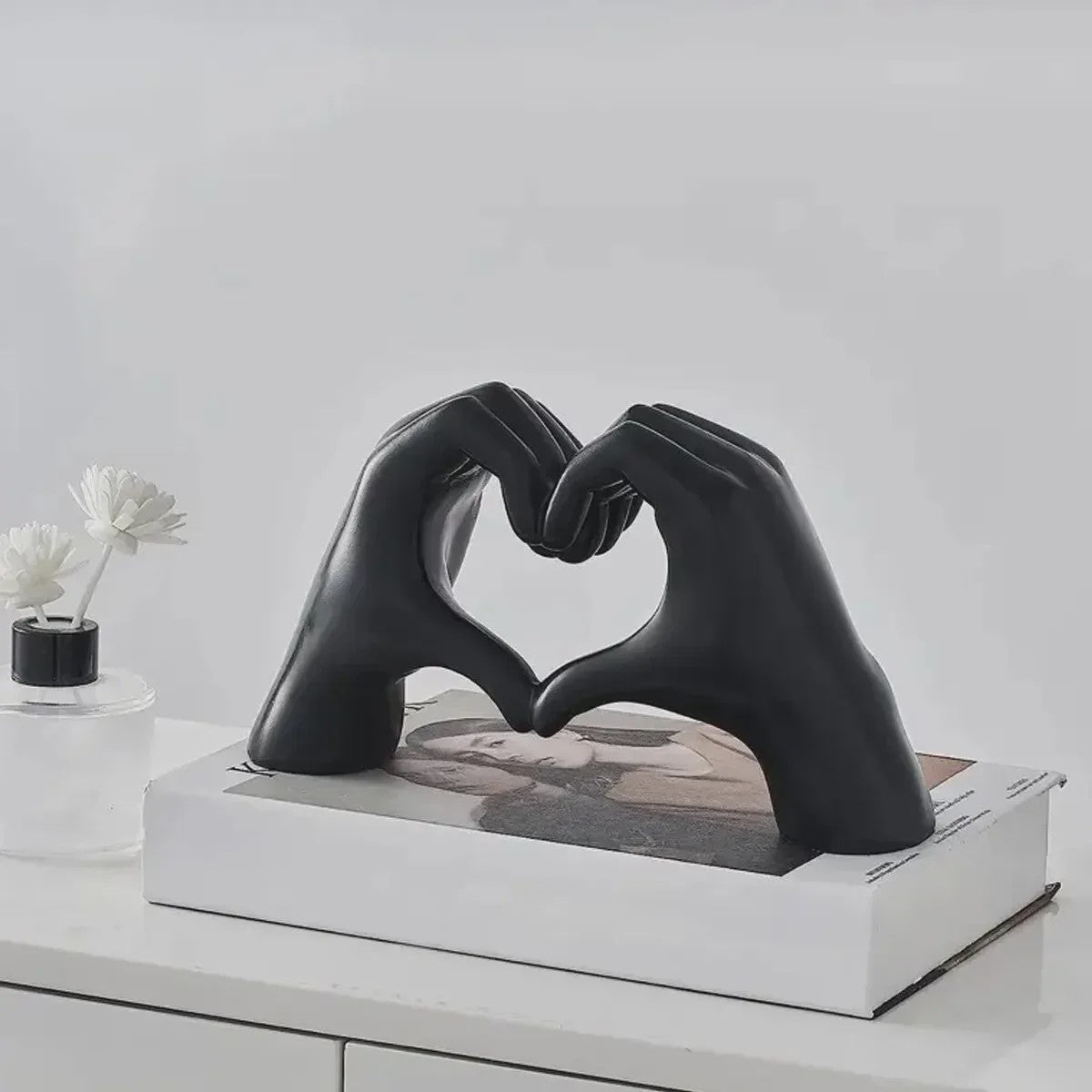 Moderne Hart Hand Gebaar Sculptuur - Abstracte Decoratie voor Bureau & Huis