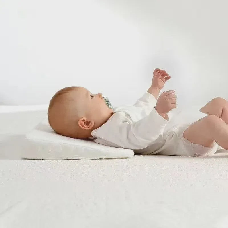 Baby Anti Spuug Kussen: Verhoogd Neopreen Kussen voor Pasgeborenen - Ademend & Antislip