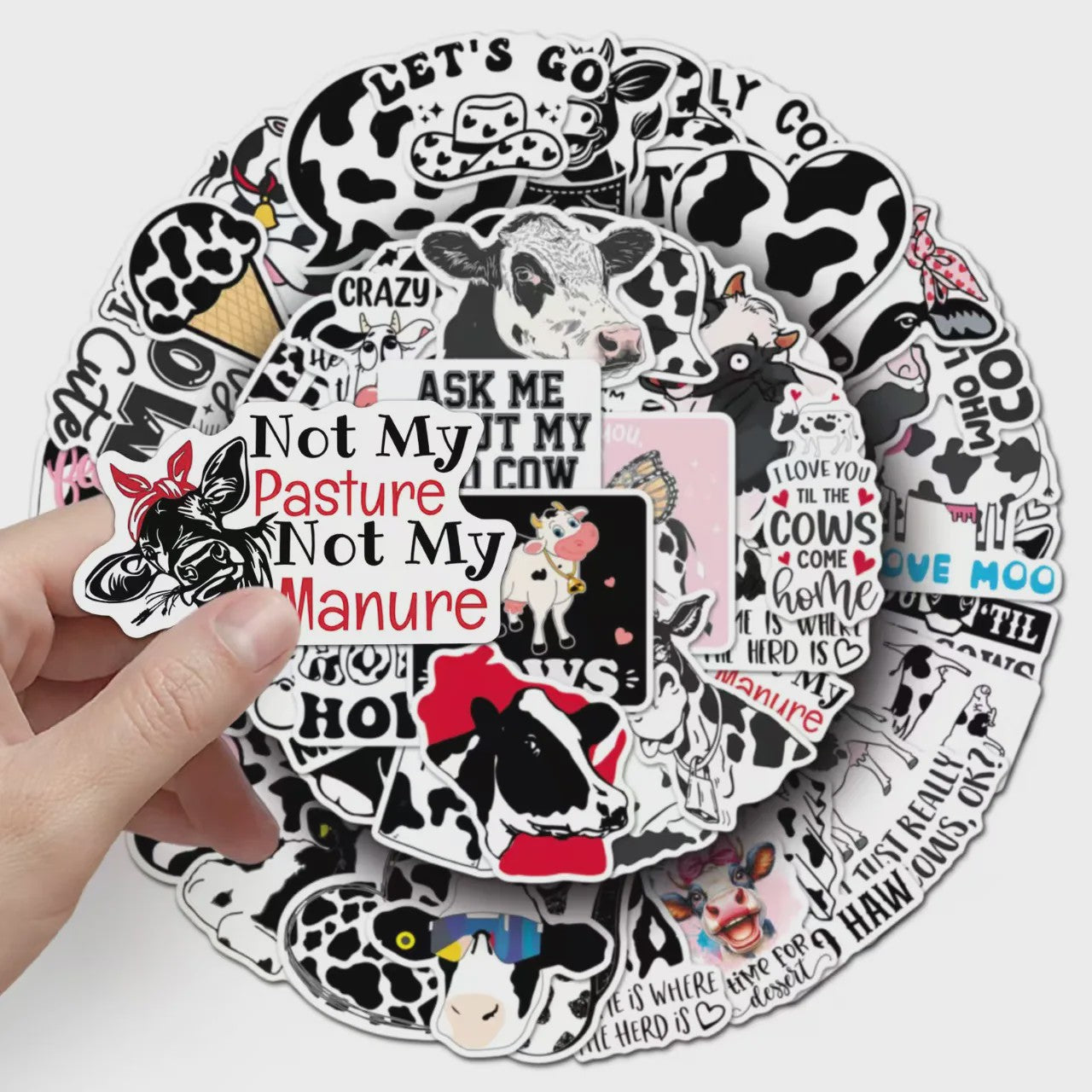 50x Trendy Cartoon Koe Stickers - Zwart-Wit Dierenprint Decals voor Telefoon, Tablet & Boxen