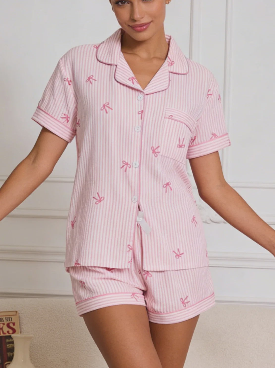 Dames Pyjama Set: Loungewear met Strikjes Print - Korte Mouw & Short