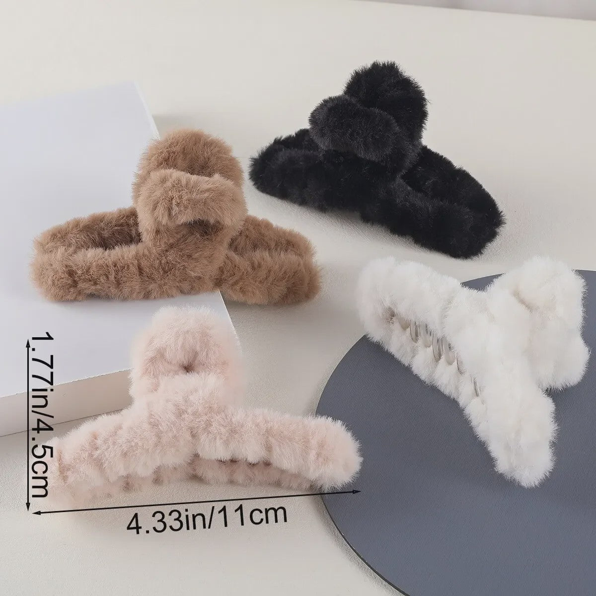 Set van 4 Elegante Pluche Haarclips met Faux Fur - Stijlvolle Haaraccessoires voor Dames & Meisjes