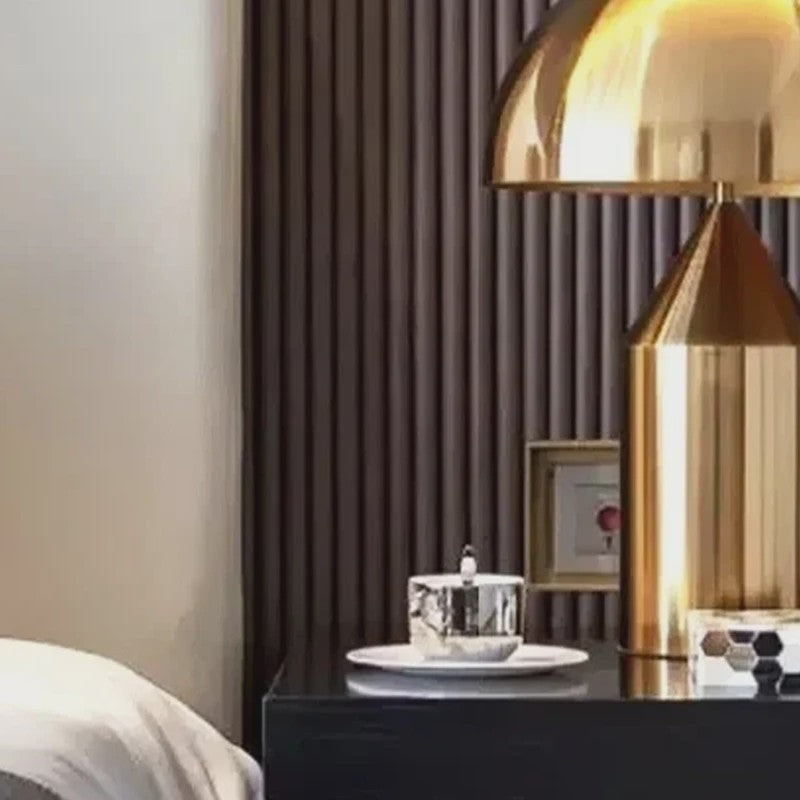 Luxe Moderne LED Tafellamp Goud - Scandinavisch Design, Oogvriendelijk Licht voor Woonkamer & Slaapkamer