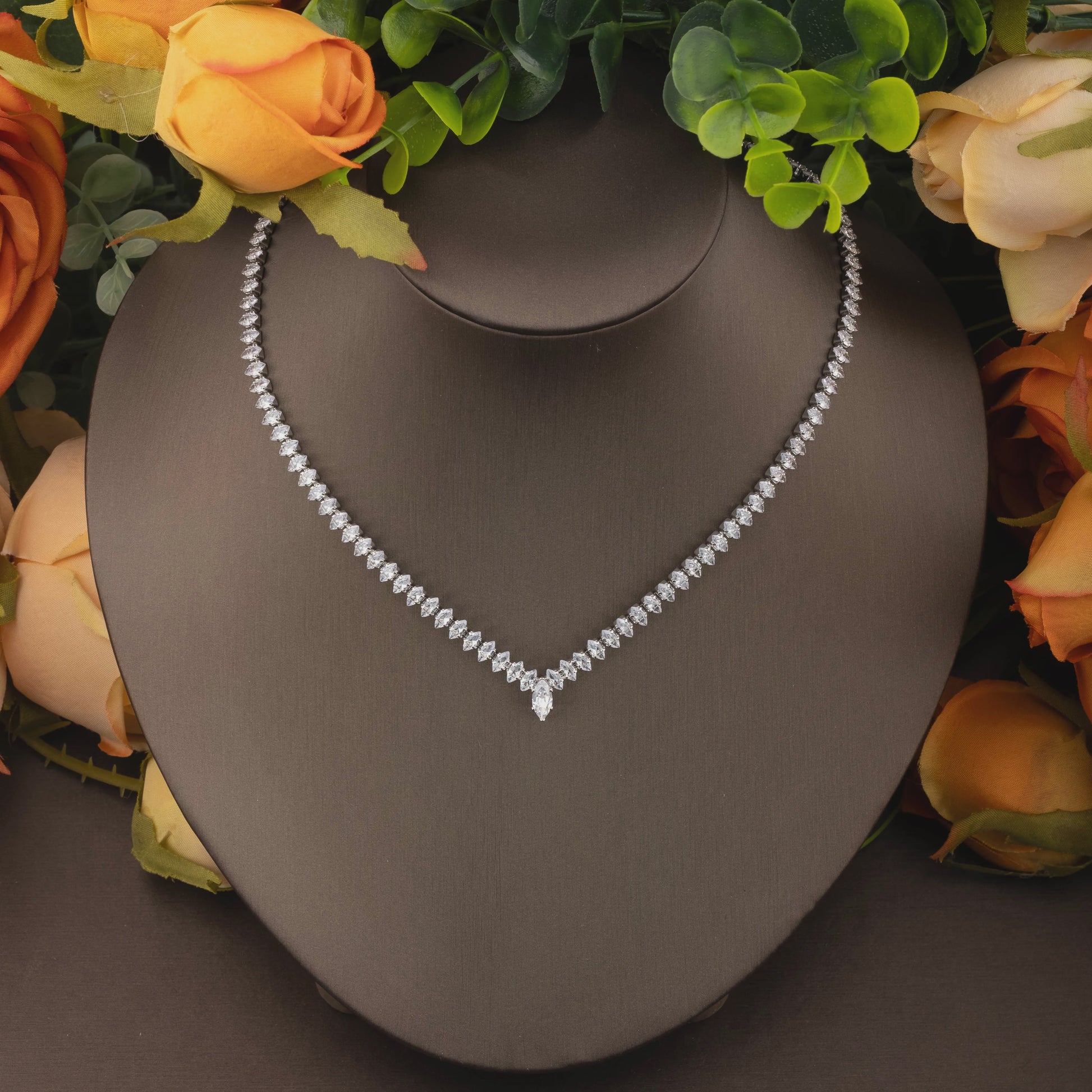 Elegante Zirkonia Sieradenset V-vorm - Perfect voor Dagelijks Gebruik en Feestjes
