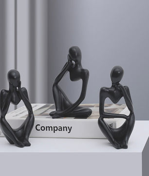 Set van 3 Abstracte Denker Beeldjes - Stijlvolle Hars Sculpturen voor Bureau & Woondecoratie