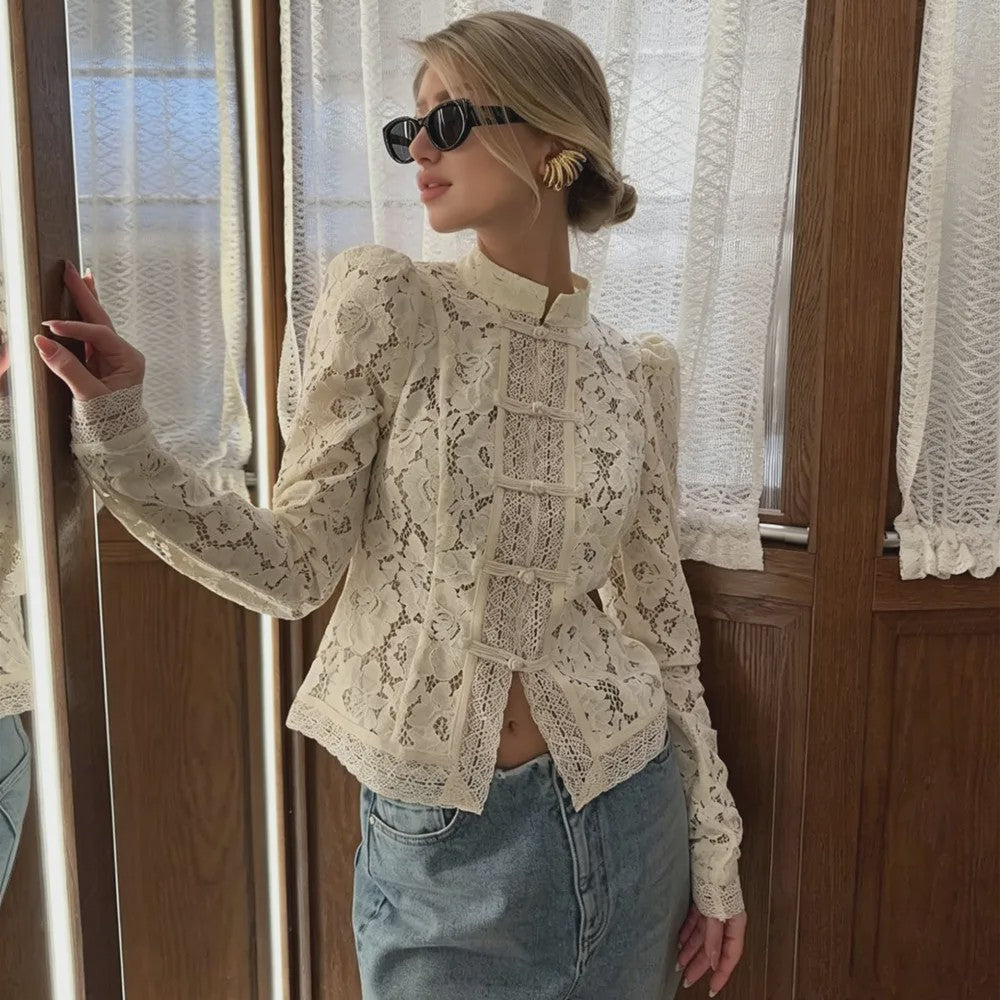 Vintage Kant Blouse met Pofmouwen en Elegante Knoopsluiting - Zomer Top