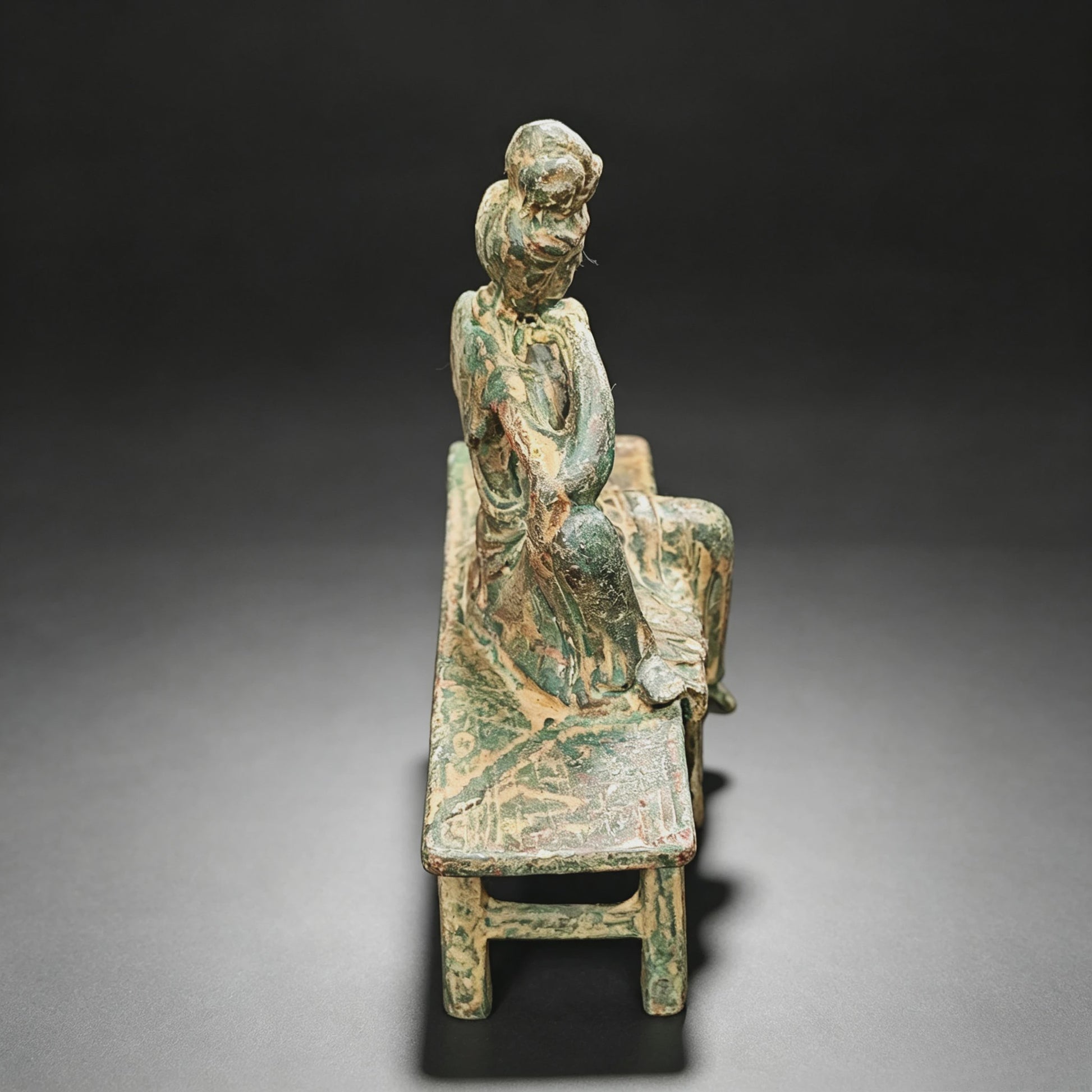 Antieke Guanyin Buddha Zittend op Bankje - Tibetaans Boeddhisme Beeld