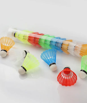 Set van 12 Kleurrijke Badminton Shuttles - Duurzaam en Stabiel voor Plezier
