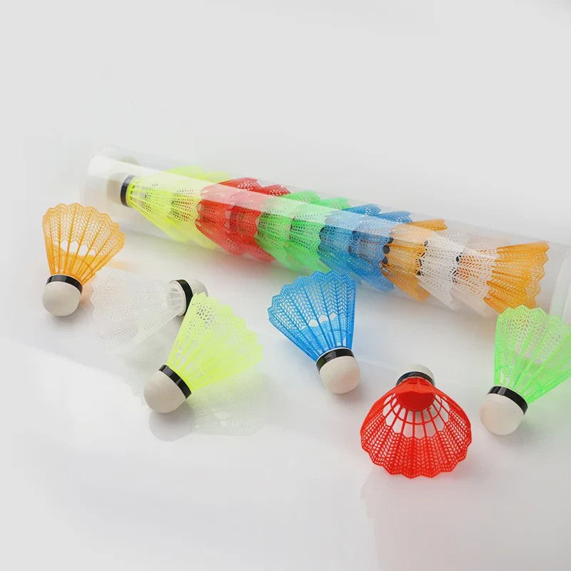 Set van 12 Kleurrijke Badminton Shuttles - Duurzaam en Stabiel voor Plezier
