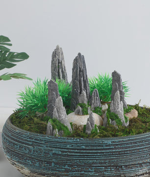 Set van 8 Decoratieve Rotsformaties met Mos voor Miniatuur Landschappen en Diorama's