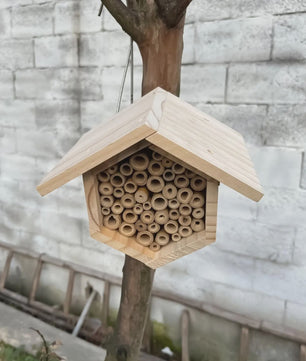 Houten Bijenhotel voor Tuin & Buiten - Natuurlijk Habitat voor Bijen, Vlinders & Insecten
