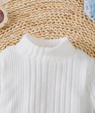 Schattige Baby Outfit: Witte Lange Mouwen Top met Blauwe Overalls en Strik