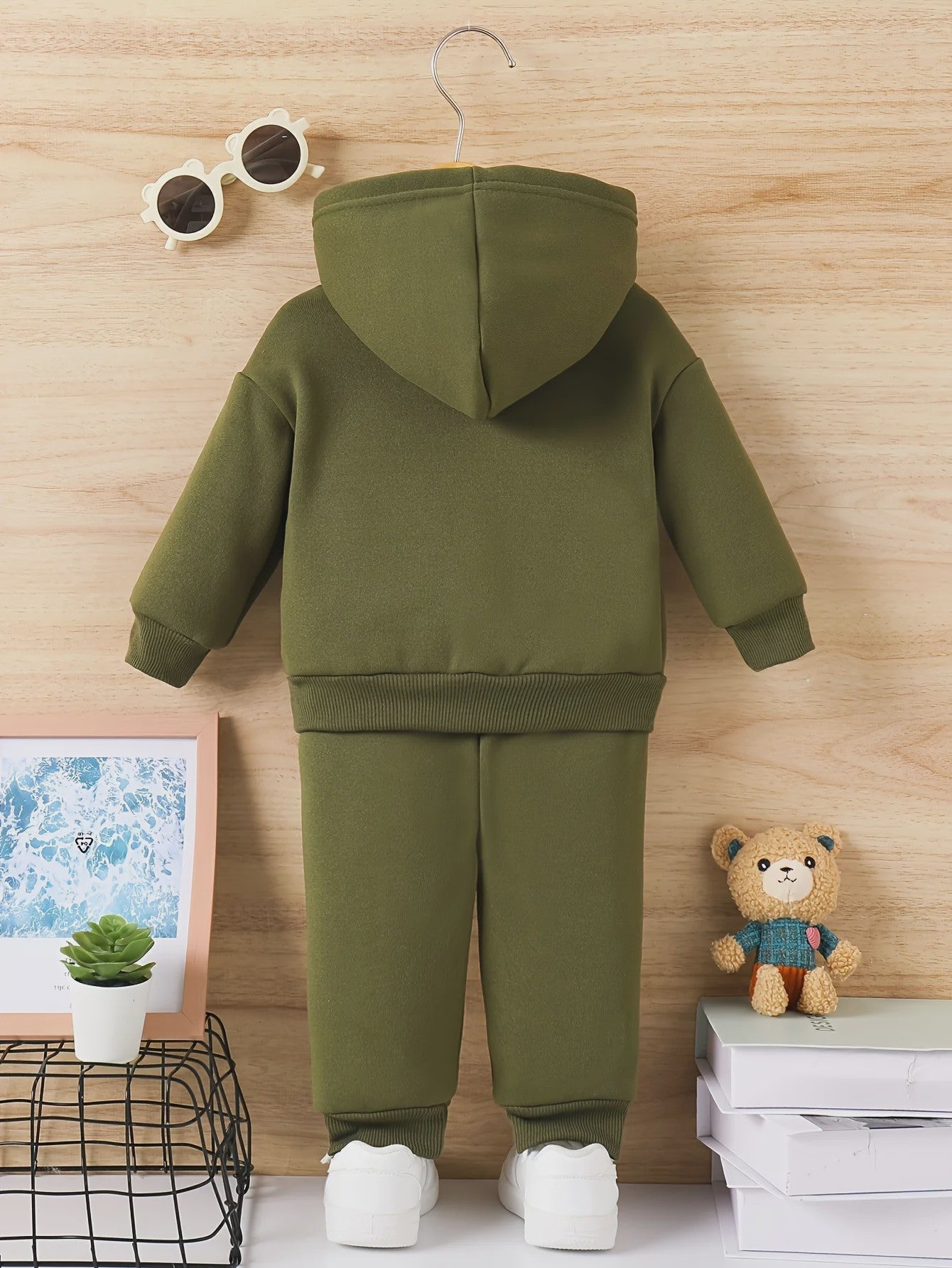 Schattige Baby Jongens Set: Fleece Sweater met Beerprint en Joggingbroek