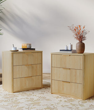Eiken Nachtkastje met 3 Lades, Goudkleurige Handgrepen en Soft-Close Systeem - 58x38x64 cm