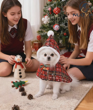 Feestelijke Kerst Cape voor Hond en Kat met Strik en Belletje