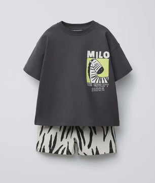 Zomerse Jongens Set: T-shirt met Korte Mouwen en Shorts - Dierenprint & Cartoon Stijl