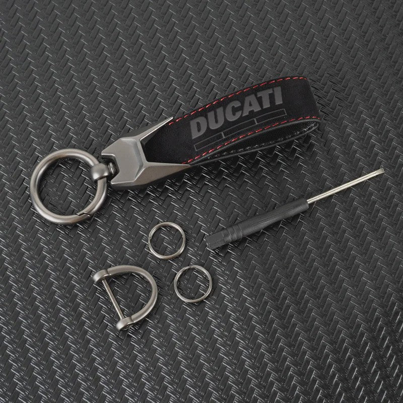 Luxe Suede Sleutelhangerhouder met Ducati Logo - Perfect Cadeau