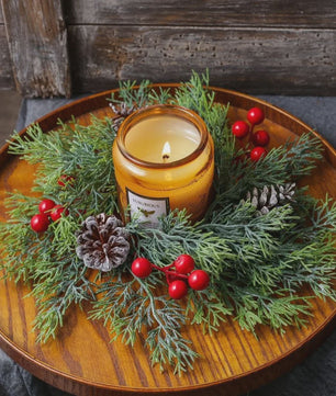Kerst Krans met Bessen, Denneappels en Kaarsenhouder - Tafeldecoratie