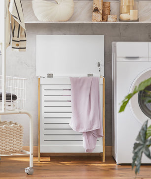 Stijlvolle Witte Wasbox met Bamboe Frame en Deksel