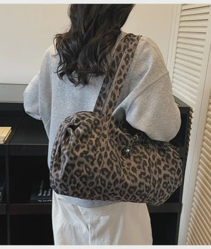 Ruime Canvas Schoudertas met Luipaardprint - Stijlvolle Tote Bag voor Dames