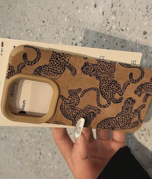 iPhone Hoesje met Levendig Luipaard Patroon - Schokbestendig Bonded Leer