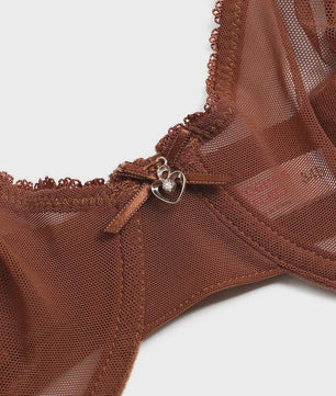 Luxe Kanten Lingerie Set: Transparante BH met Grote Cup en Bijpassende Slip