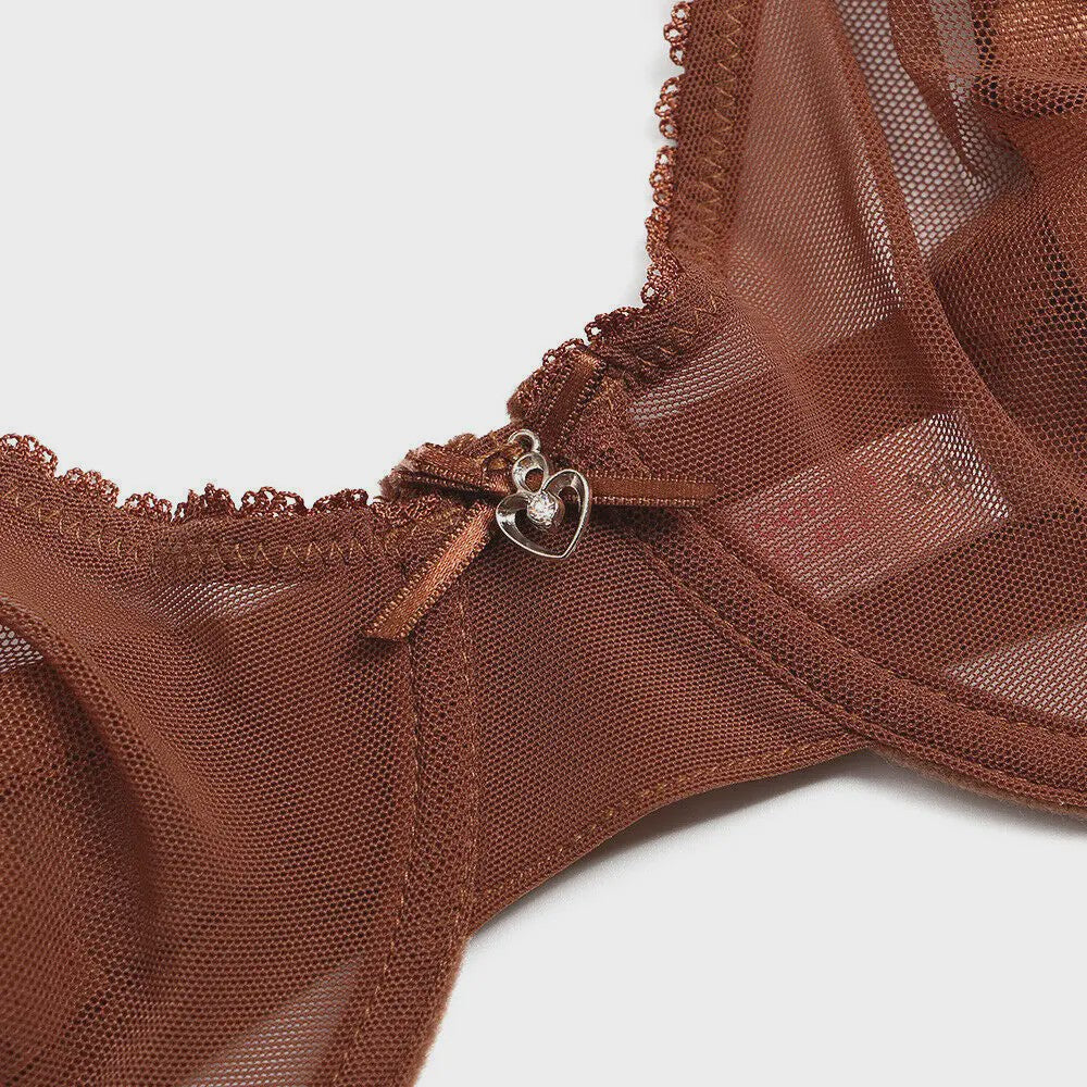 Luxe Kanten Lingerie Set: Transparante BH met Grote Cup en Bijpassende Slip