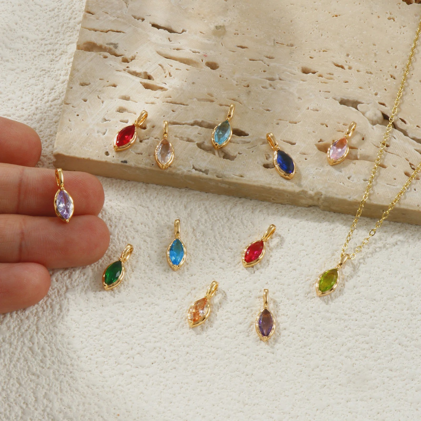 Set van 2 Olijfvormige Bedels met Strass & 18K Goudkleurige Hanger - DIY Sieraden Maken