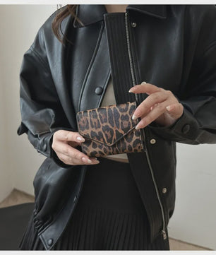 Stijlvolle Leopard Print Clutch Tas met Kaarthouder - Dames Portemonnee met Magneetsluiting