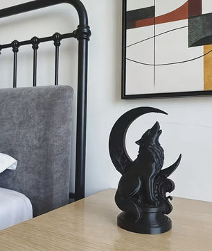 Wolf op Maan Totem Ornament - Decoratieve Beeldje voor Huis & Kantoor
