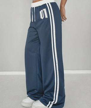 Meisjes Sportbroek met Wijde Pijpen, Trekkoord en '01' Print - Trendy Casual