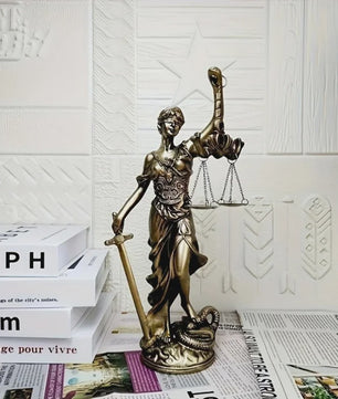 Retro Koperkleurige Vrouwe Justitia Beeldje - Decoratie voor Huis & Kantoor