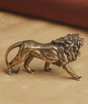 Majestueuze Miniatuur Leeuwenkoning - Vintage Koperen Beeldje voor Bureau & Huisdecoratie