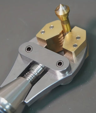 Verstelbare Handklem met Messing Bekken - Precisie Gereedschap voor Draadbewerking en DIY